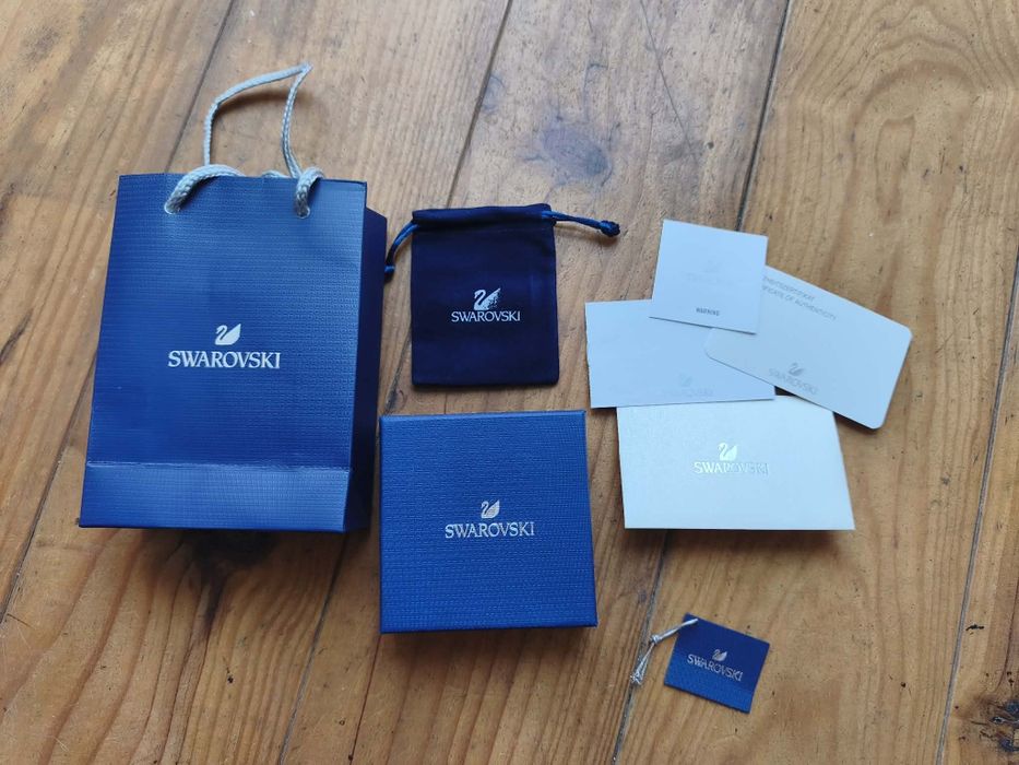 Colar Swarovski novo na Caixa