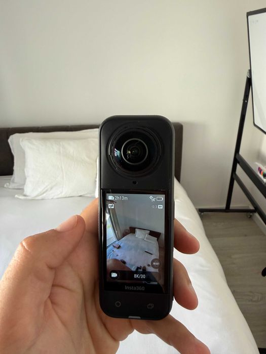 Câmara 360 Insta360 X5 com acessórios