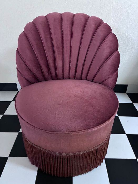 Poltrona vintage Art Déco em veludo – cadeira concha rosa