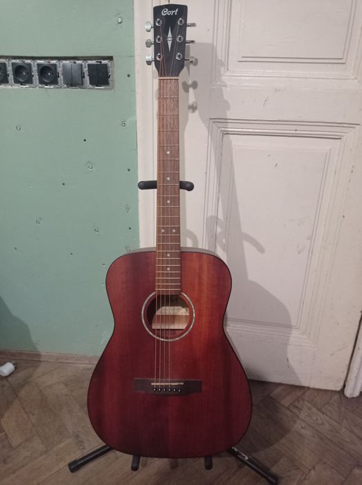 Акустична гітара Cort AF 510 M OP в комплекті з підставкою та чохлом