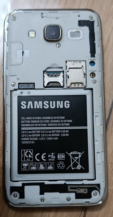 Телефон Samsung  j500H