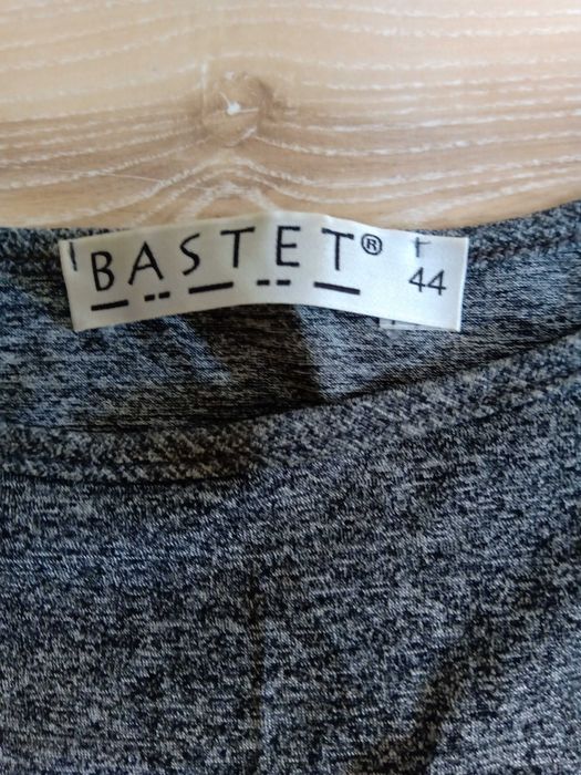 Sukienka firmy Bastet.