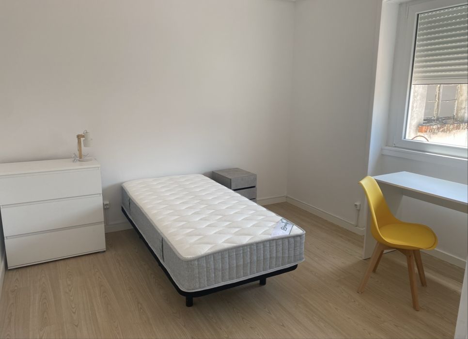 Augo quarto em celas para estudantes