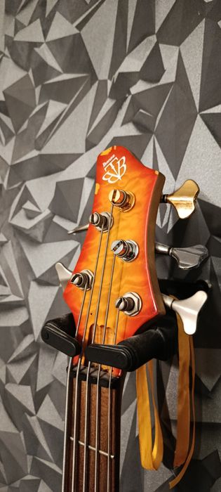 Gitara basowa Ibanez BTB405QM