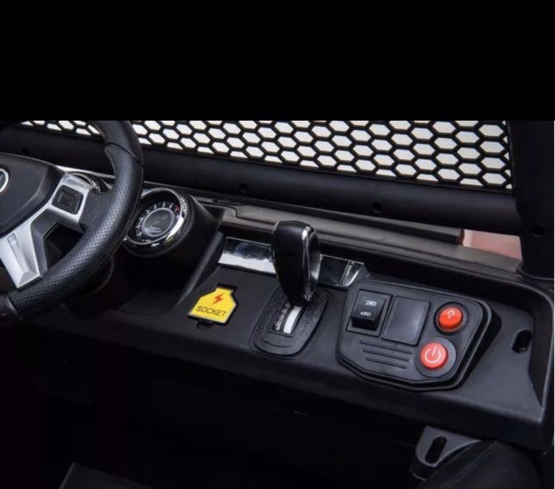 Auto na akumulator dwuosobowe Mercedes Unimog z napędęm 4x4 180W