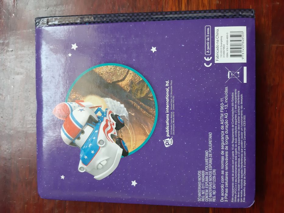 Livro infantil "A estreia de Mate"