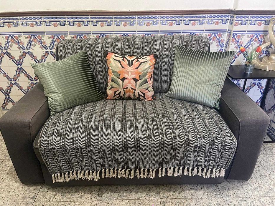 Sofá cama com estrado