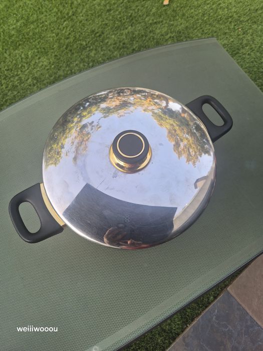 Caçarola Inox Silampos 24cm com tampo por placa  vitrocéramica, gaz. Excellente  estado.Entrego mão.