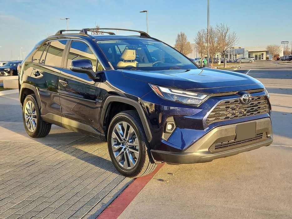 Toyota RAV4 XLE Premium      2022