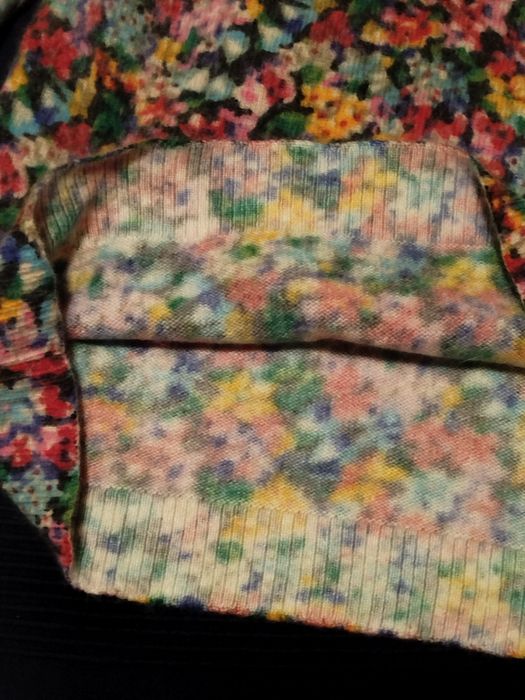 Sweter z bufkami w kwiatki z moherem H&M L 40
