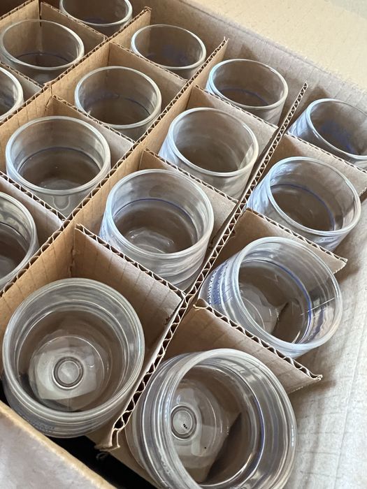 4 copos - mas tenho  40 copos de vidro Libbey – 12 cl (novos)