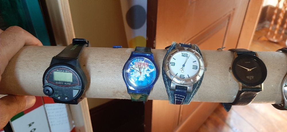20 Relógios mais 4 de pulso Homem e Mulher