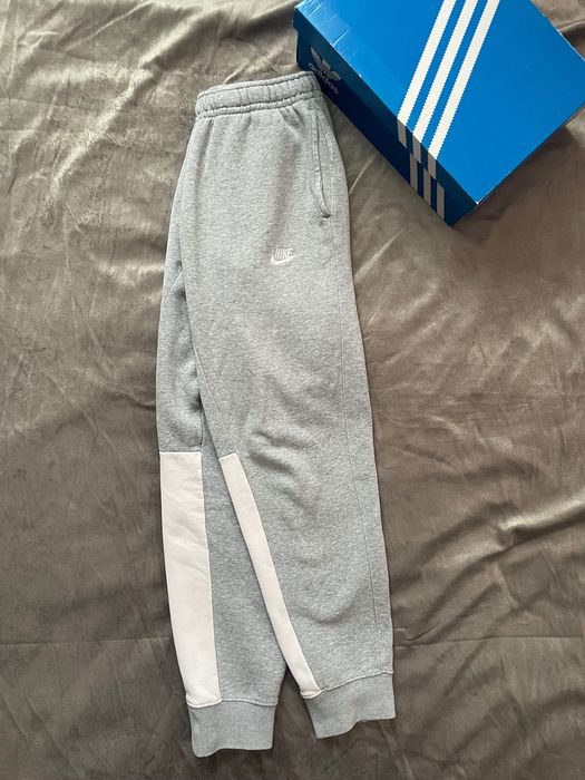 Спортивні штани Nike