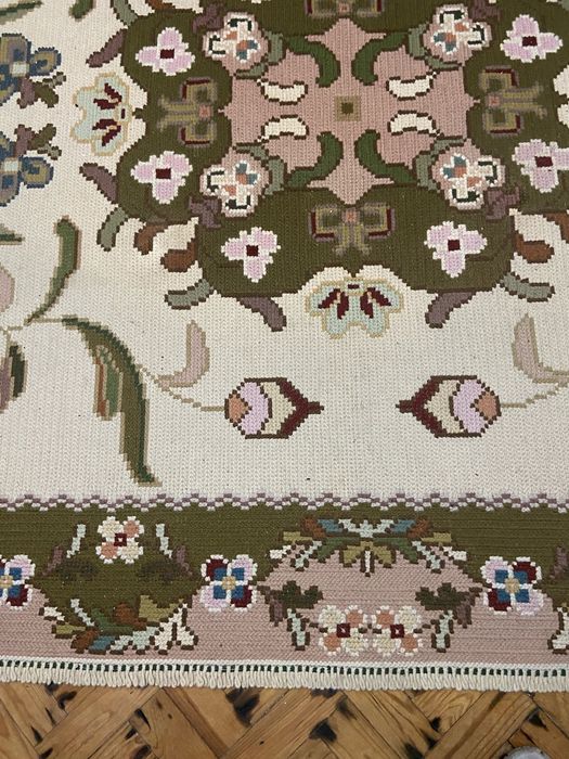 Tapete de sala Arraiolos