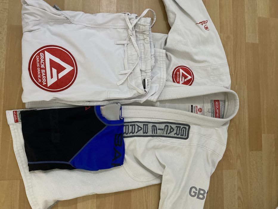 Kimono Gracie Barra + Rashguard – Excelente Estado
