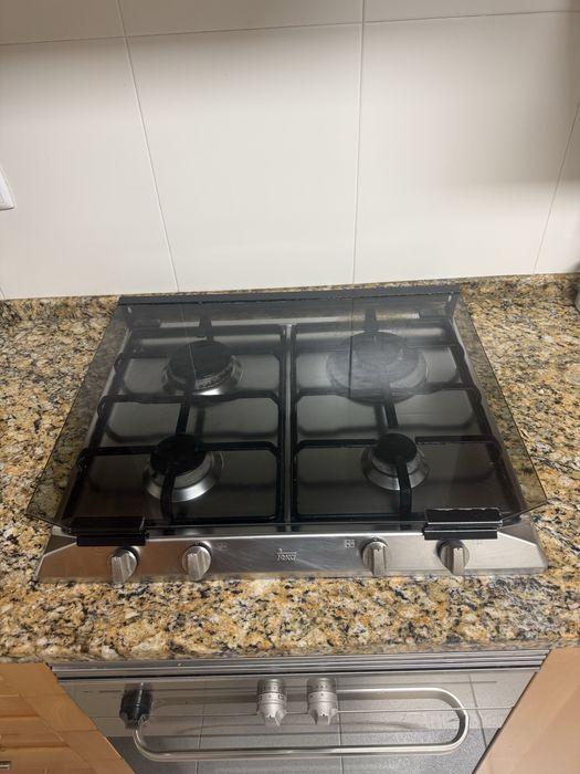Placa a gás e Forno electrico Teka