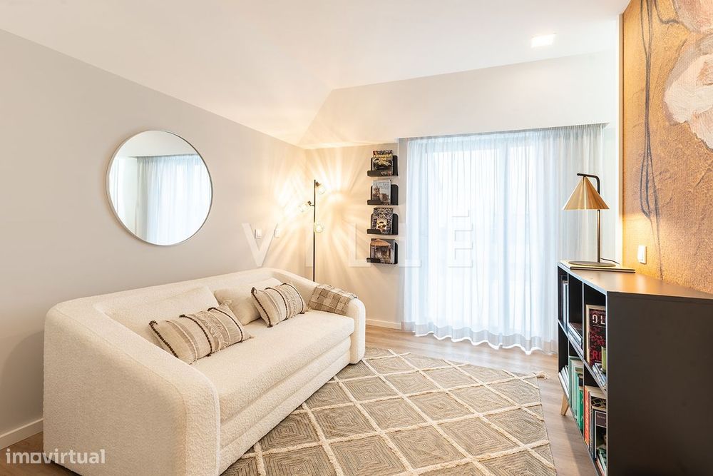 Exclusivo Apartamento T4 Duplex com Varanda e Terraço com vistas
