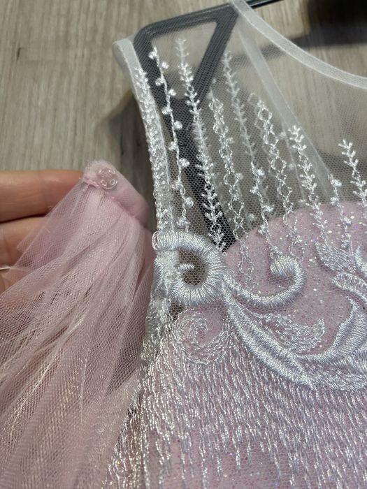 Сукня рожева ніжна на випуск в садок