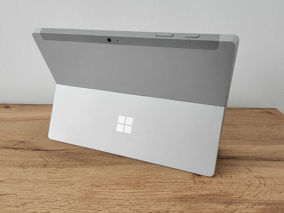 Microsoft Surface 3 Intel Atom x7-Z8700 64GB / 2GB RAM