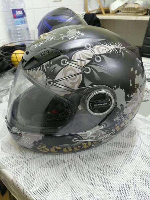 Scorpio Capacete