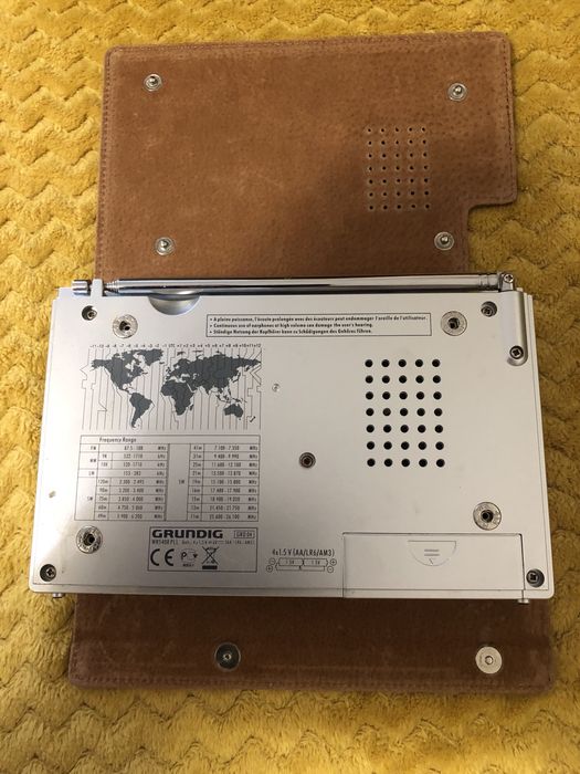радиоприемник GRUNDIG