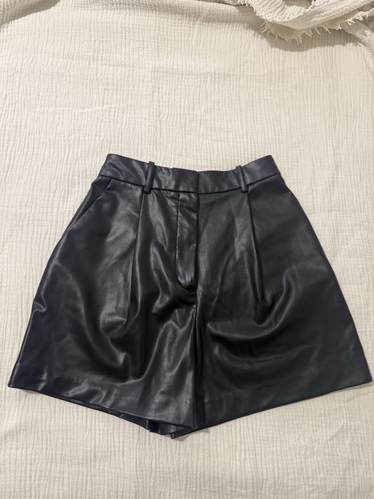 Шкіряні шорти Zara