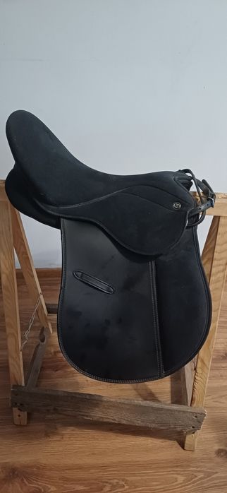 Siodlo wszwchstronne 15,5 cala. Łęki wymienne.
