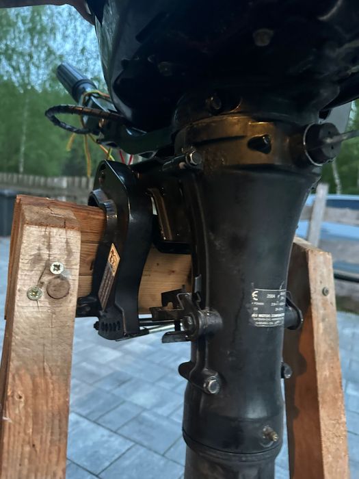 Silnik zaburtowy Suzuki 4 km 4-suwowy stopa S po serwisie
