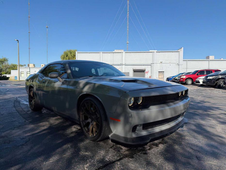 Dodge Challenger      2017