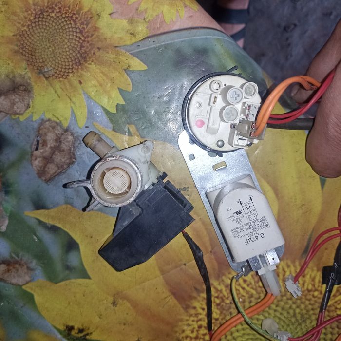 Стиральная машина Whirlpool AWT 2290-900 по запчастям.