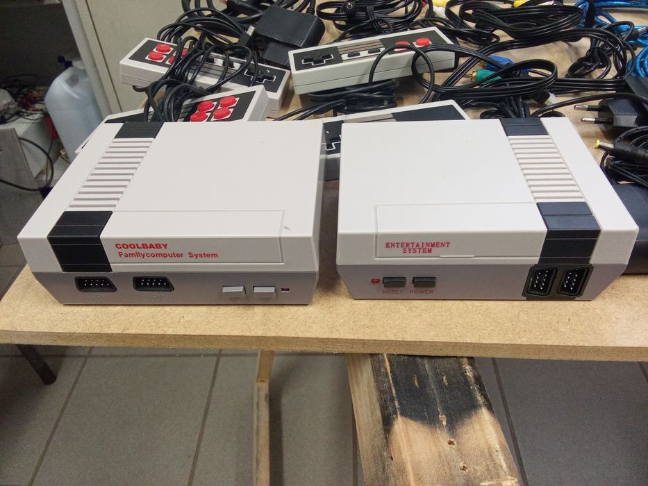 Material diverso para consolas antigas e 2 consolas