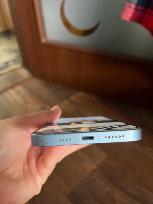 Продам айфон 14 плюс