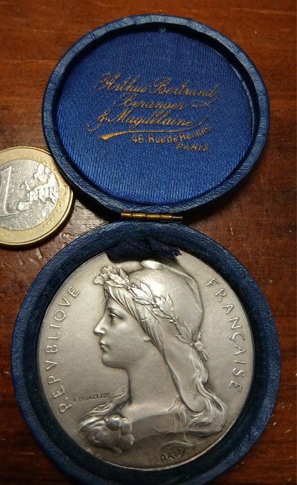 Medalha em prata francesa