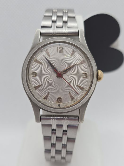 Zegarek z mechanizmem Swiss Made działający