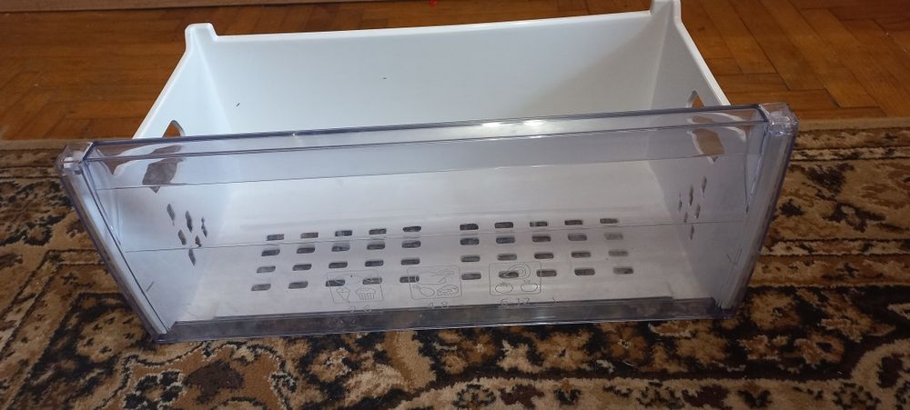 Продам шуфляди до морозилки холодильника Beko