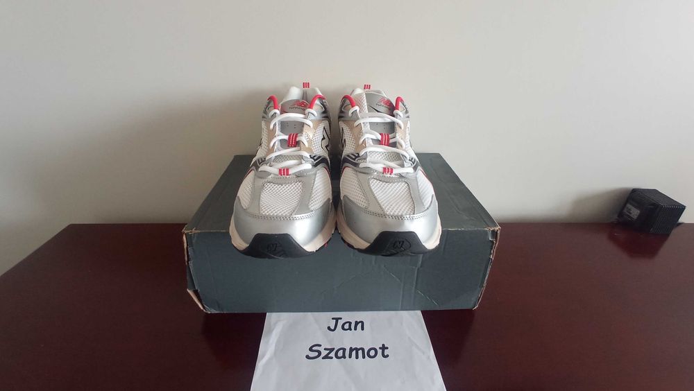 49 New Balance 530 White / Silver / Red MR530ZNR