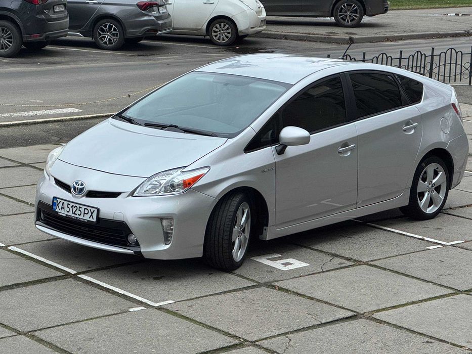 Здам в оренду / прокат Toyota Prius Hybrid 1.8 газ