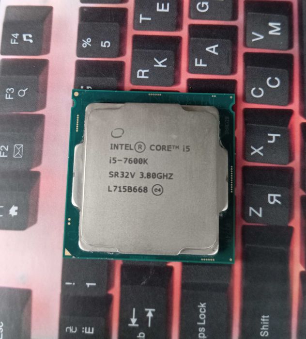 Процессор i5 7600k,та оперативна пам'ять DDR4 2400MHz 2x4gb!!!