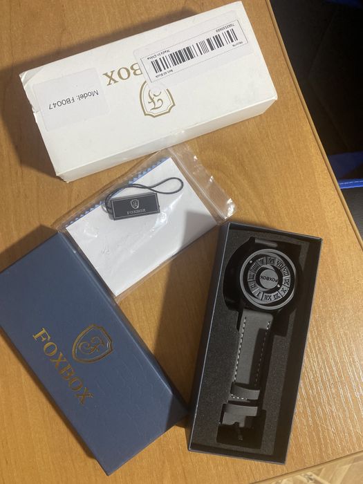 Магнітний годиник