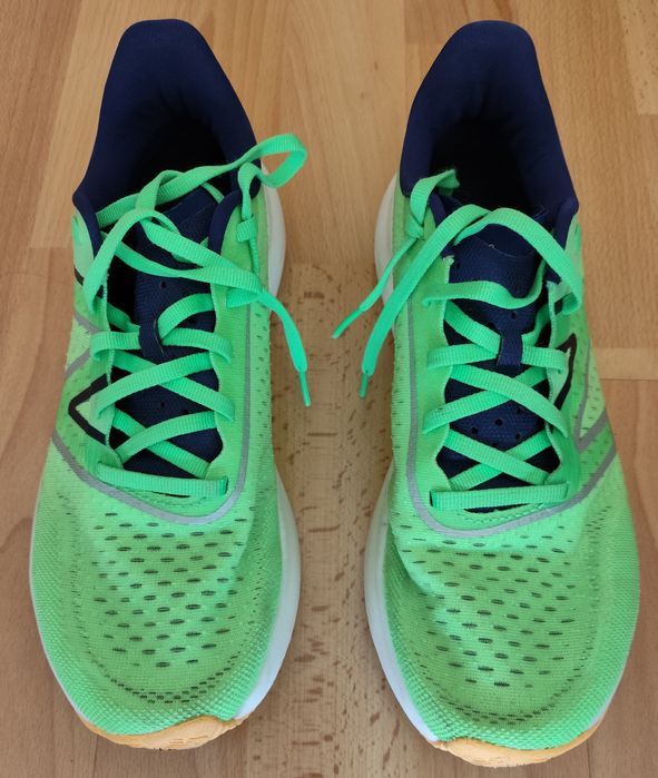 Sapatilhas running New Balance Rebel V3