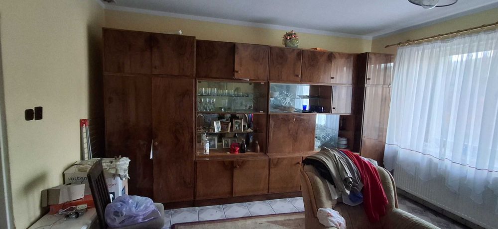 Meble z pokoju dziennego i sypialni