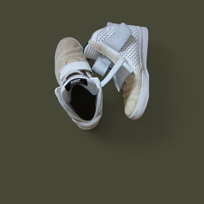 Високі кросівки осінь-зима