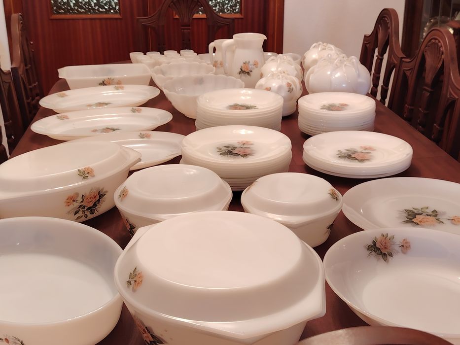 Serviço de Pyrex Arcopal tema das Rosas