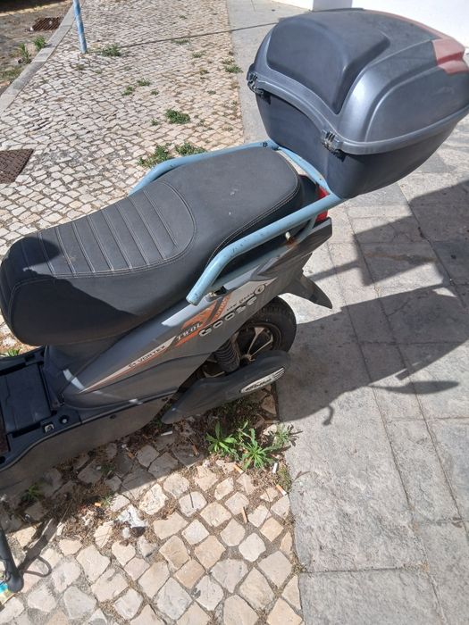 Vendo moto, sem bateria..