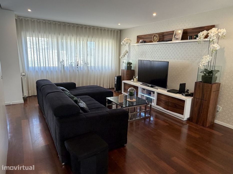 Moradia T3 como nova com 3 suites