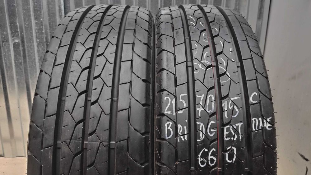шини 215/70R15C. Pirelli. 10мм. 2023р Bridgestone с