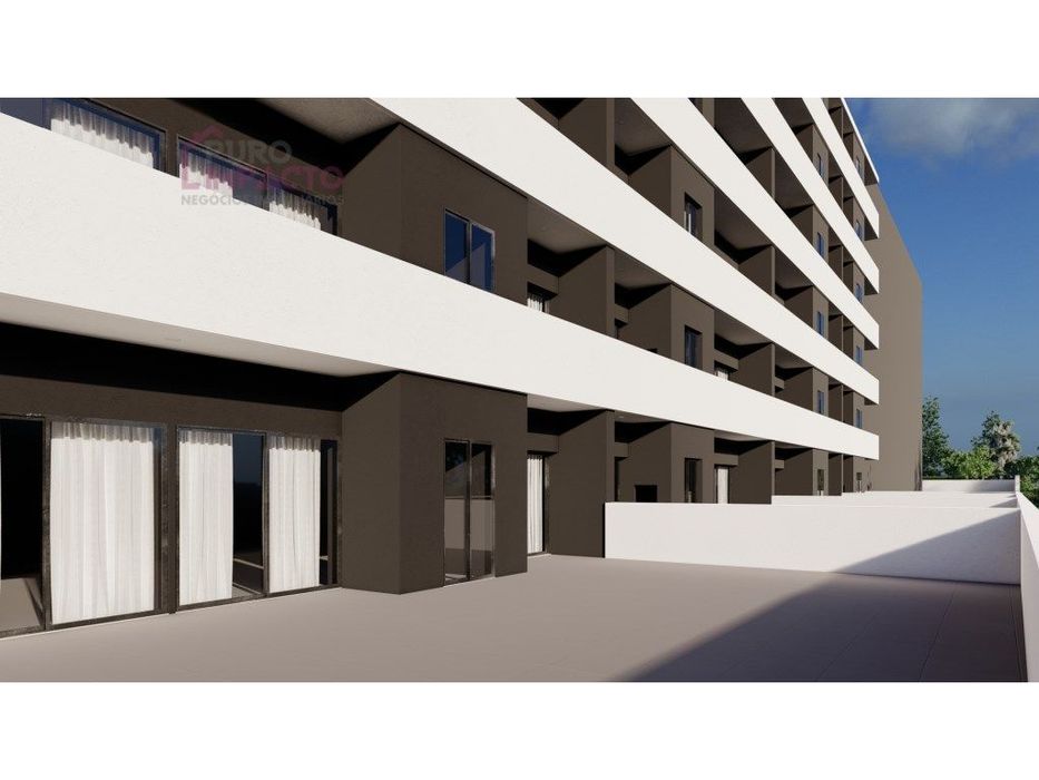 NOVO T3 R/C com excelente terraço em Águas Santas