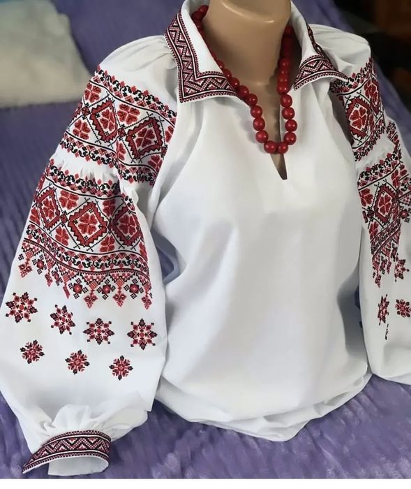 Жіноча вишиванка