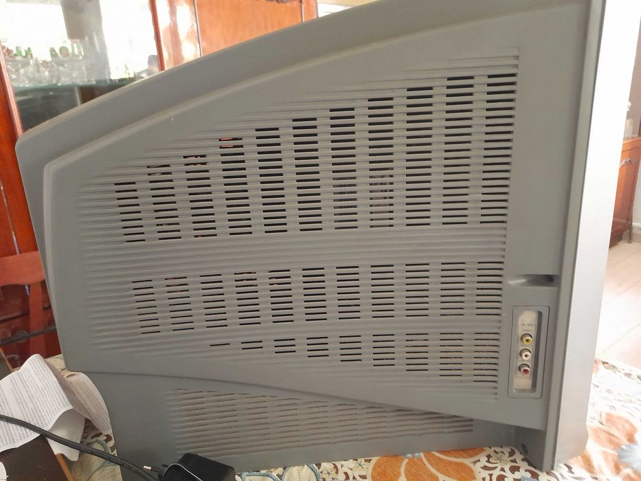 Продам телевизор