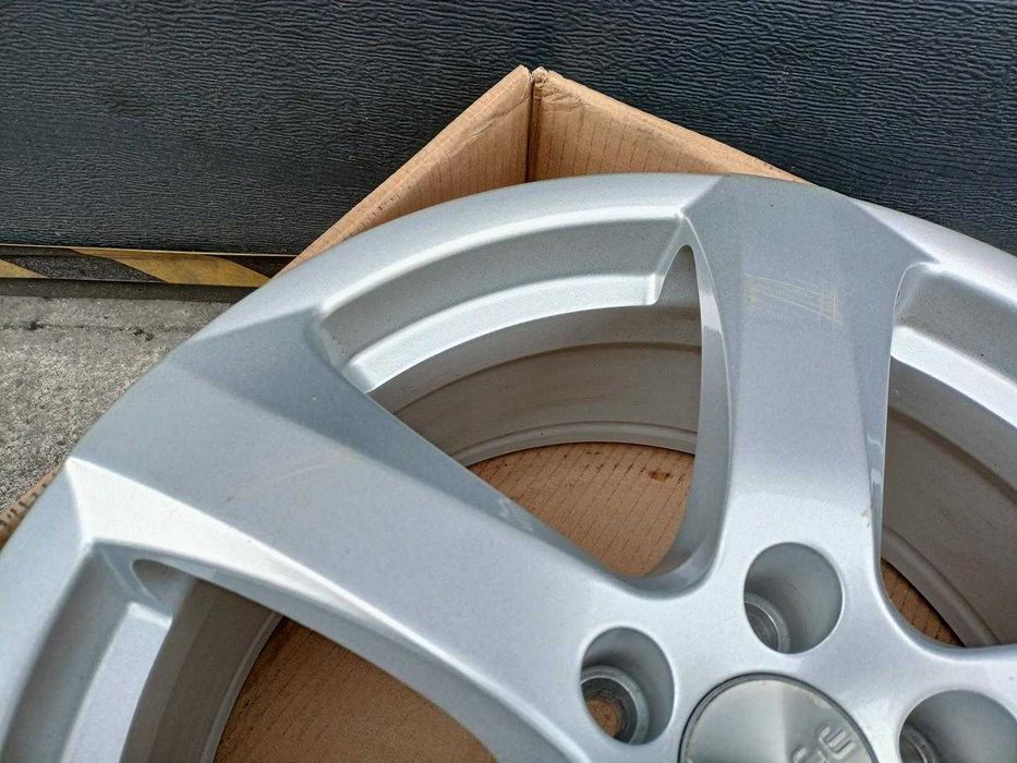 Felgi 18cali Volvo C70 S60 S90 V50 V60 Land Rover Range Rover nr8149